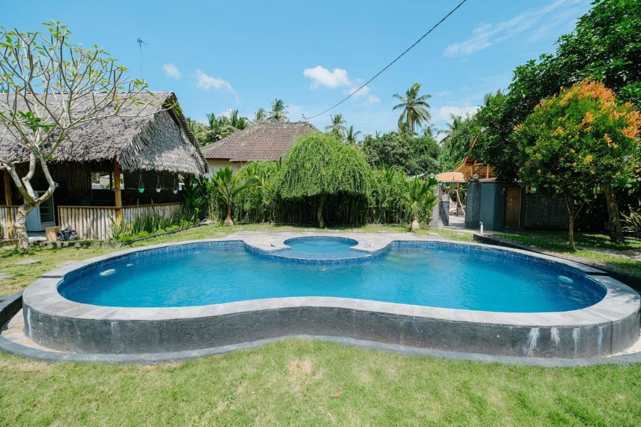 Adi Bungalow Nusa Penida Redpartner Ped Exterior photo