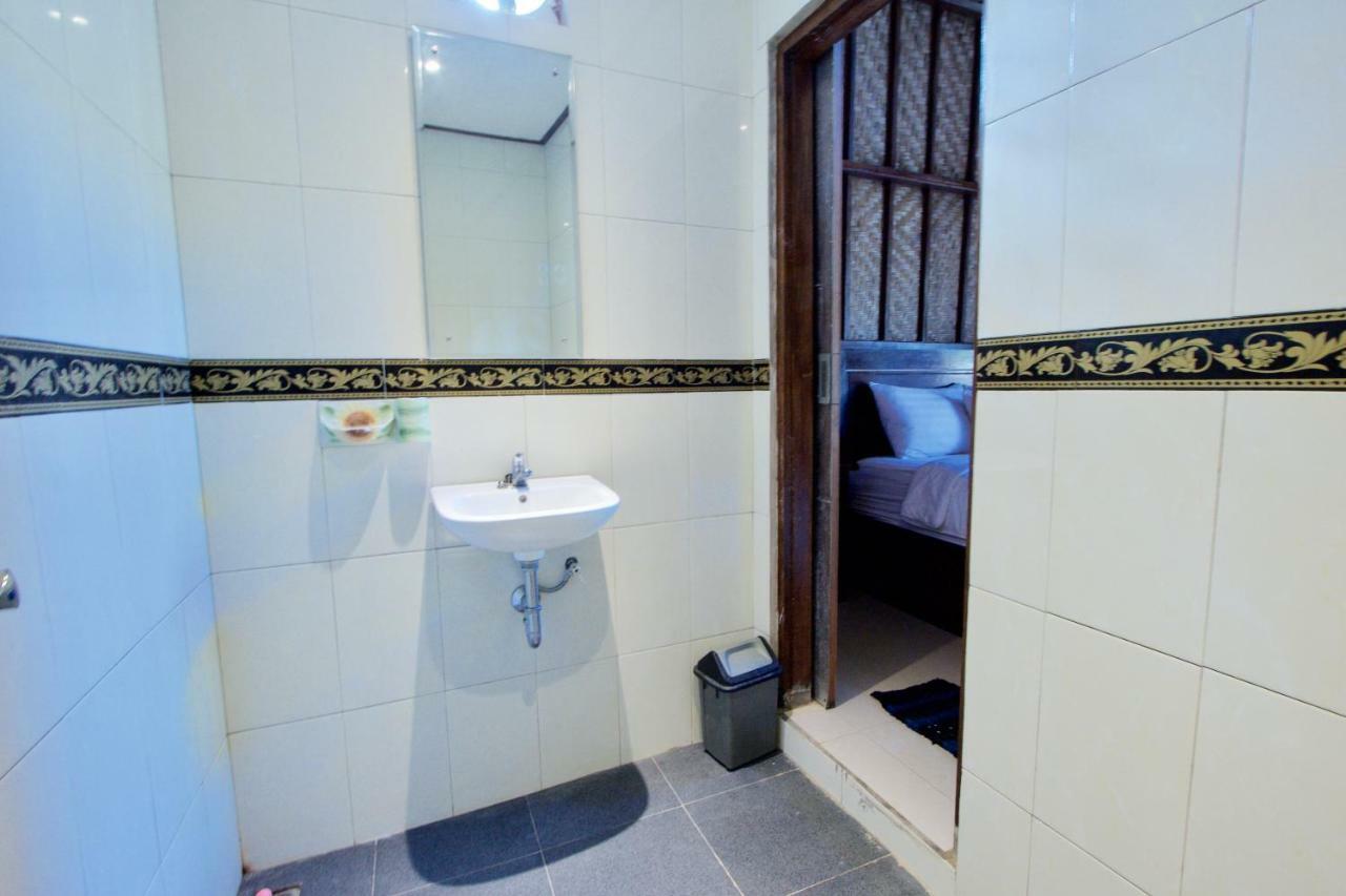 Adi Bungalow Nusa Penida Redpartner Ped Exterior photo